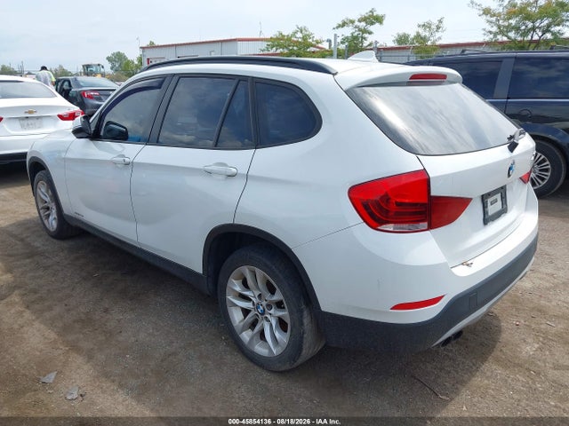 2015 Bmw X1 Xdrive28i მანქანა იყიდება აუქციონზე, vin: WBAVL1C50FVY26933, აუქციონის ნომერი: 45854136