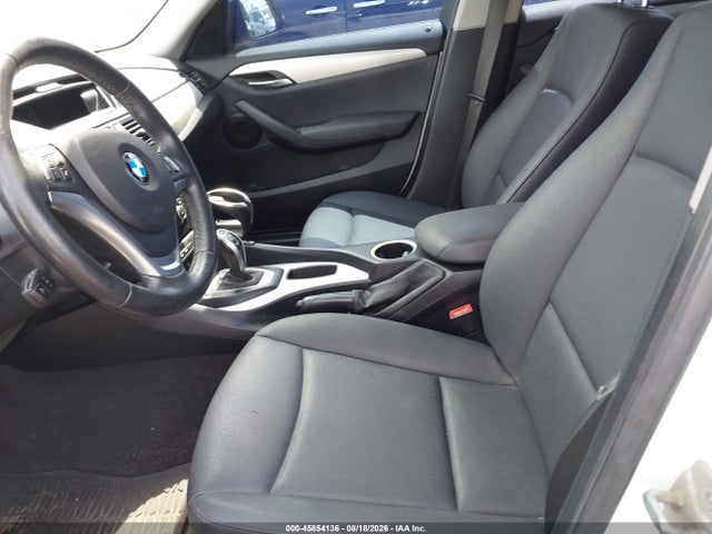 2015 Bmw X1 Xdrive28i მანქანა იყიდება აუქციონზე, vin: WBAVL1C50FVY26933, აუქციონის ნომერი: 45854136
