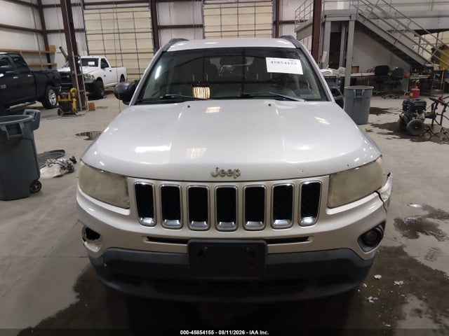 45854155 :رقم المزاد ، 1J4NT1FB2BD192166 vin ، 2011 Jeep Compass مزاد بيع