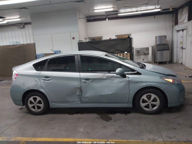 Toyota Prius Three 2014 JTDKN3DU0E1746586 Image 13