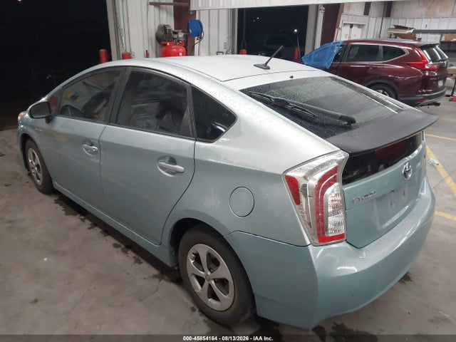 Toyota Prius Three 2014 JTDKN3DU0E1746586 Image 3