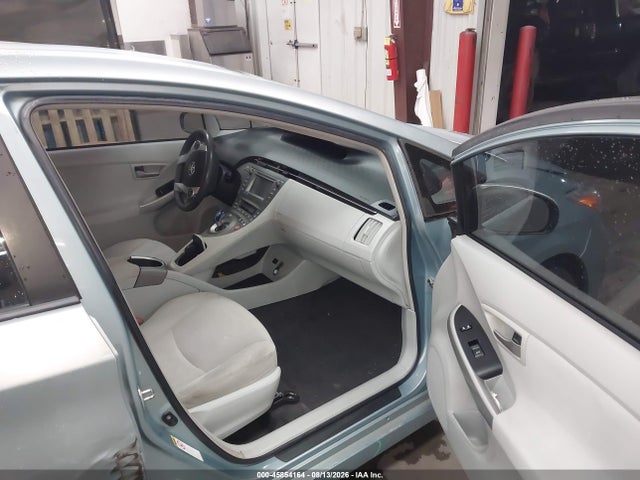 Toyota Prius Three 2014 JTDKN3DU0E1746586 Image 5