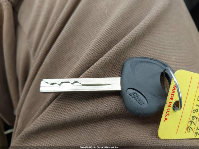 5XYPG4A52GG078666 KIA Sorento 3.3l Lx