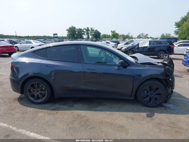 2024 Tesla Model Y Long Range Dual Motor All-wheel Drive მანქანა იყიდება აუქციონზე, vin: 7SAYGAEE6RF193748, აუქციონის ნომერი: 45854389