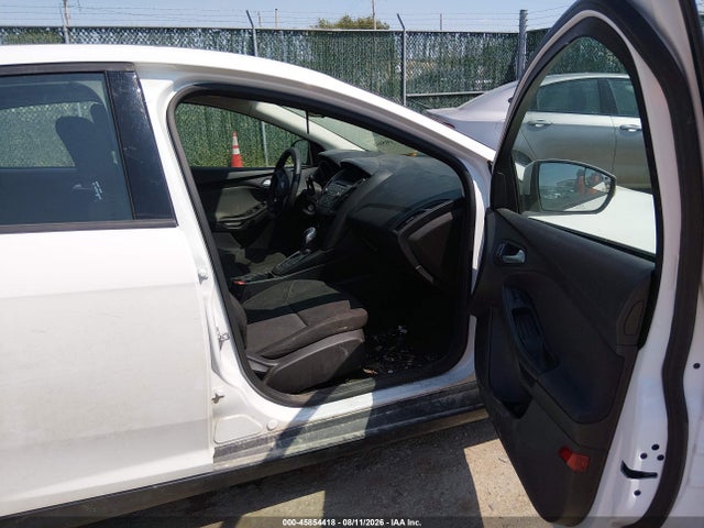 Ford FOCUS SE 2015 1FADP3K26FL292697 Image 5