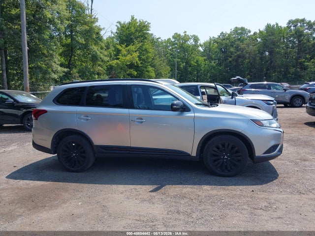 2020 Mitsubishi Outlander Le 2.4 S-awc მანქანა იყიდება აუქციონზე, vin: JA4AZ3A39LZ031147, აუქციონის ნომერი: 45854442