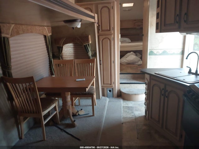 45854790 :رقم المزاد ، 1TC3B431281305027 vin ، 2008 Coachmen Chaparral مزاد بيع