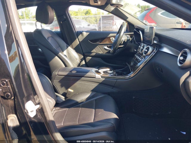 2015 Mercedes-benz C 300 Sport 4matic მანქანა იყიდება აუქციონზე, vin: 55SWF4KB8FU051088, აუქციონის ნომერი: 45854946
