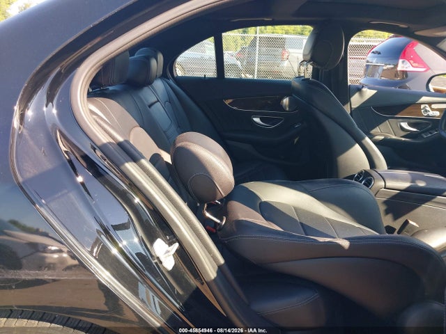 2015 Mercedes-benz C 300 Sport 4matic მანქანა იყიდება აუქციონზე, vin: 55SWF4KB8FU051088, აუქციონის ნომერი: 45854946