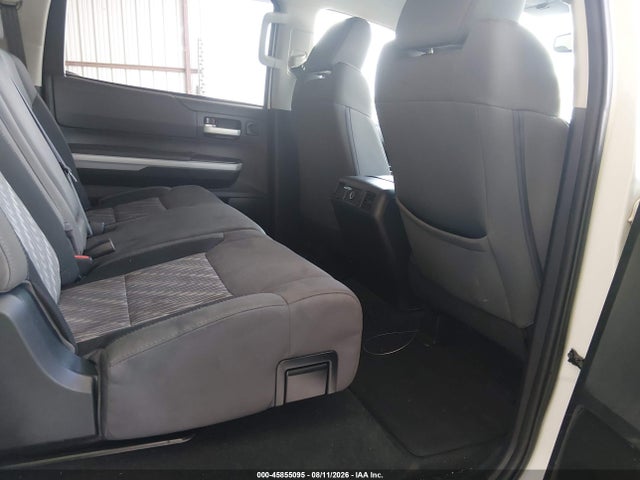 5TFEM5F13JX129205 Toyota Tundra Sr5 4.6l V8