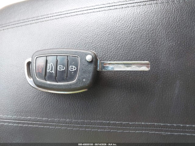 2017 Hyundai Santa Fe Sport 2.4l მანქანა იყიდება აუქციონზე, vin: 5XYZTDLB4HG453319, აუქციონის ნომერი: 45855155