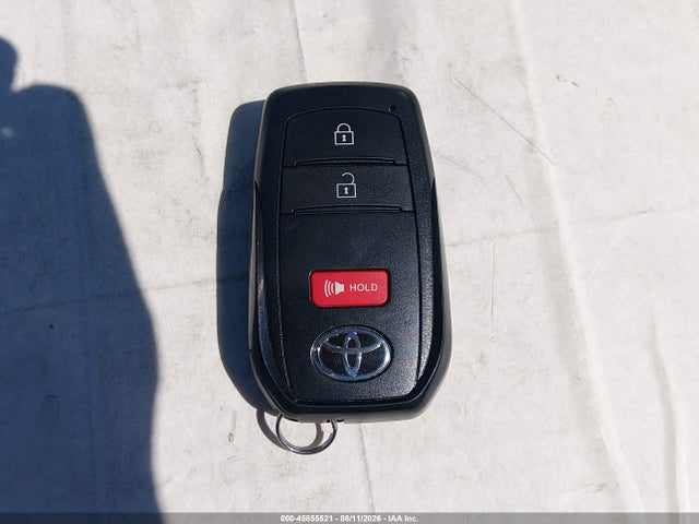 7MUBAABG2TV170809 Toyota Corolla Cross Le