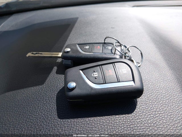 2T3G1RFV6RC473334 Toyota RAV4 LE