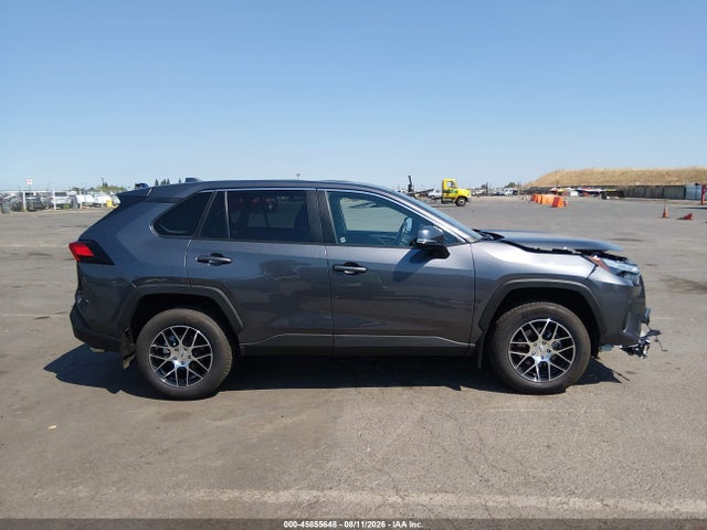 2T3G1RFV6RC473334 Toyota RAV4 LE