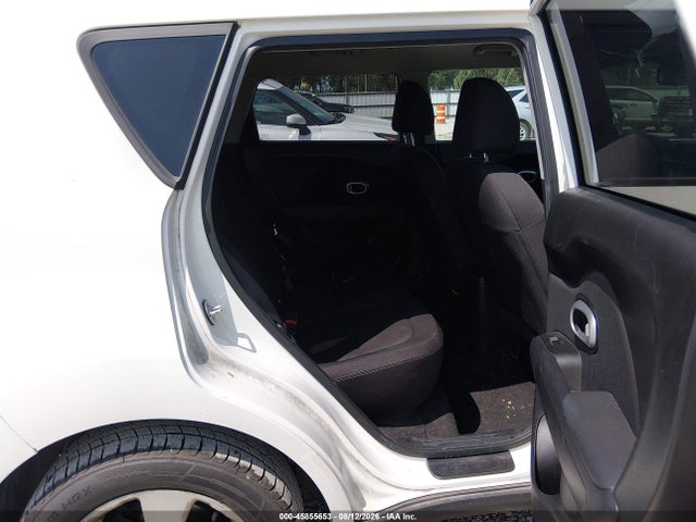2018 Kia Soul მანქანა იყიდება აუქციონზე, vin: KNDJN2A23J7567006, აუქციონის ნომერი: 45855653