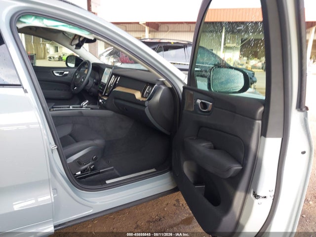 Volvo Xc60 B5 Plus 2026 YV4M12RC5T1300149 Image 5