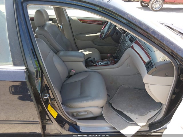 Продажа на аукционе авто 2003 Lexus Es 300, vin: JTHBF30G230100318, номер лота: 45855859