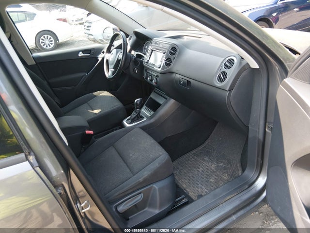 2015 Volkswagen Tiguan S მანქანა იყიდება აუქციონზე, vin: WVGBV7AX9FW615419, აუქციონის ნომერი: 45855880