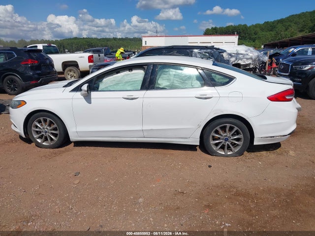 Auction sale of the 2017 Ford Fusion Se, vin: 3FA6P0H75HR235499, lot number: 45855953