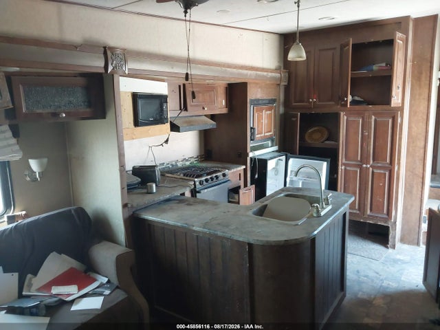 Продаж на аукціоні авто 2015 Forest River Chaparral, vin: 5ZT3CHYB1FA310197, номер лоту: 45856116