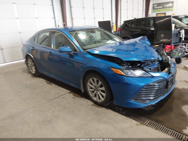2019 Toyota Camry Le მანქანა იყიდება აუქციონზე, vin: 4T1B11HK0KU260973, აუქციონის ნომერი: 45856129