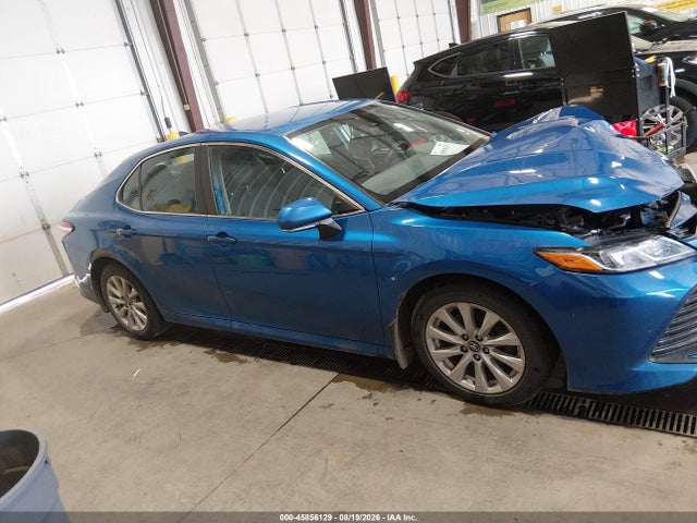 45856129 :رقم المزاد ، 4T1B11HK0KU260973 vin ، 2019 Toyota Camry Le مزاد بيع