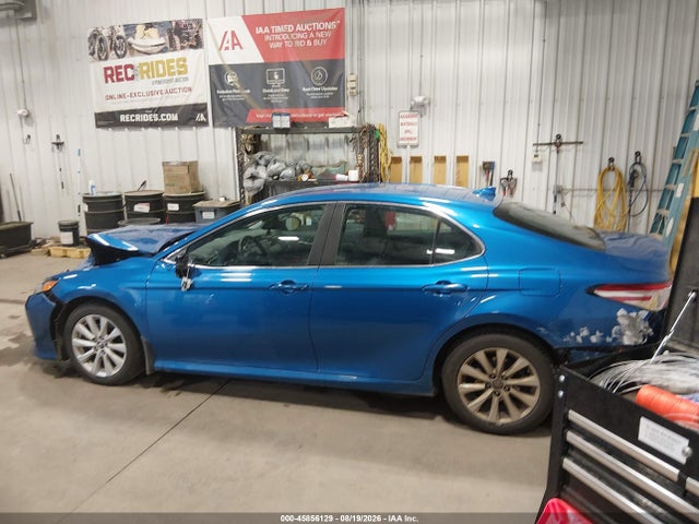 45856129 :رقم المزاد ، 4T1B11HK0KU260973 vin ، 2019 Toyota Camry Le مزاد بيع