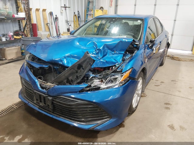 45856129 :رقم المزاد ، 4T1B11HK0KU260973 vin ، 2019 Toyota Camry Le مزاد بيع
