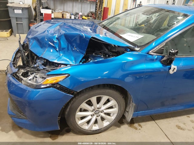 45856129 :رقم المزاد ، 4T1B11HK0KU260973 vin ، 2019 Toyota Camry Le مزاد بيع
