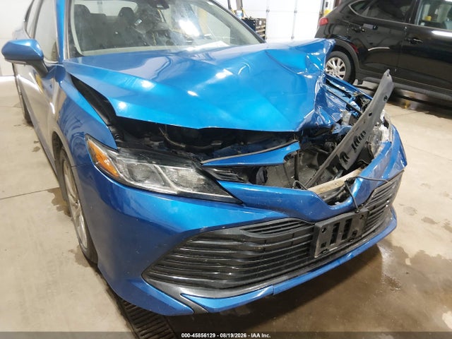 45856129 :رقم المزاد ، 4T1B11HK0KU260973 vin ، 2019 Toyota Camry Le مزاد بيع