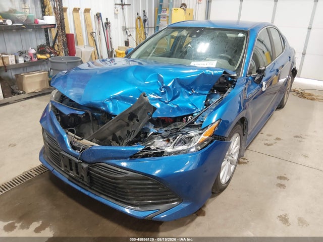 45856129 :رقم المزاد ، 4T1B11HK0KU260973 vin ، 2019 Toyota Camry Le مزاد بيع