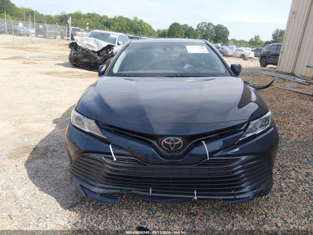 45856240 :رقم المزاد ، 4T1B11HK1JU604955 vin ، 2018 Toyota Camry L/le/xle/se/xse مزاد بيع