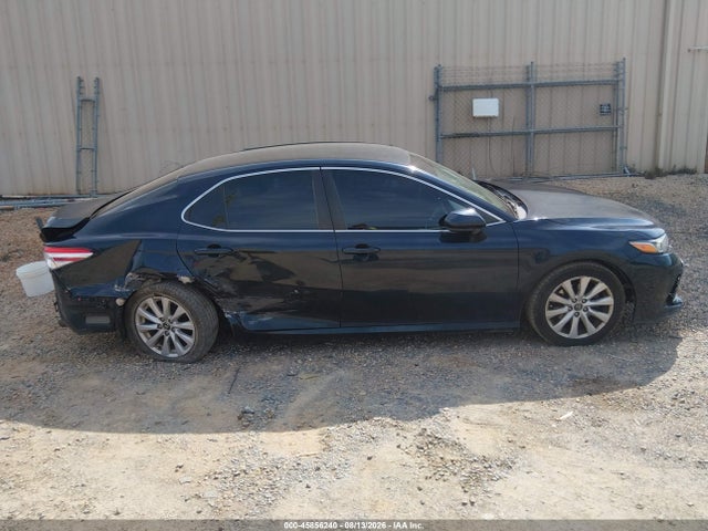 45856240 :رقم المزاد ، 4T1B11HK1JU604955 vin ، 2018 Toyota Camry L/le/xle/se/xse مزاد بيع