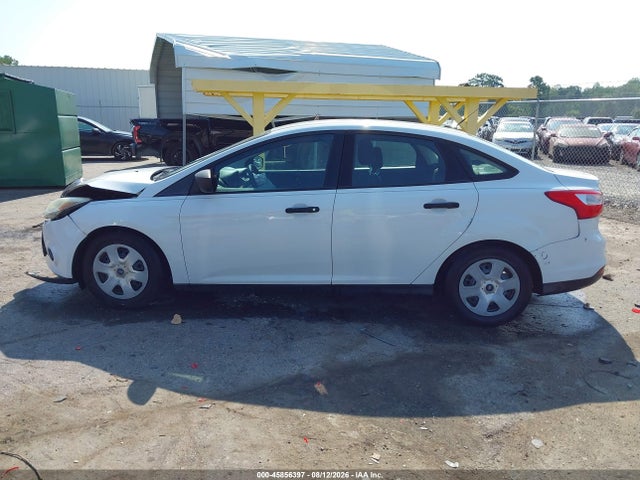 Ford FOCUS S 2014 1FADP3E26EL127615 Image 14
