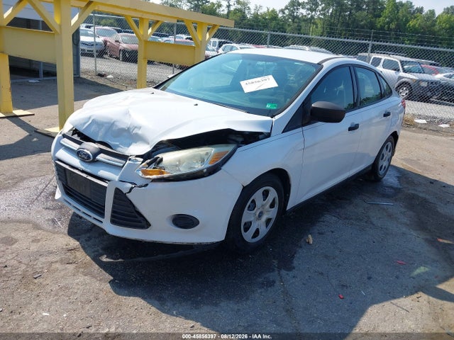 Ford FOCUS S 2014 1FADP3E26EL127615 Image 2