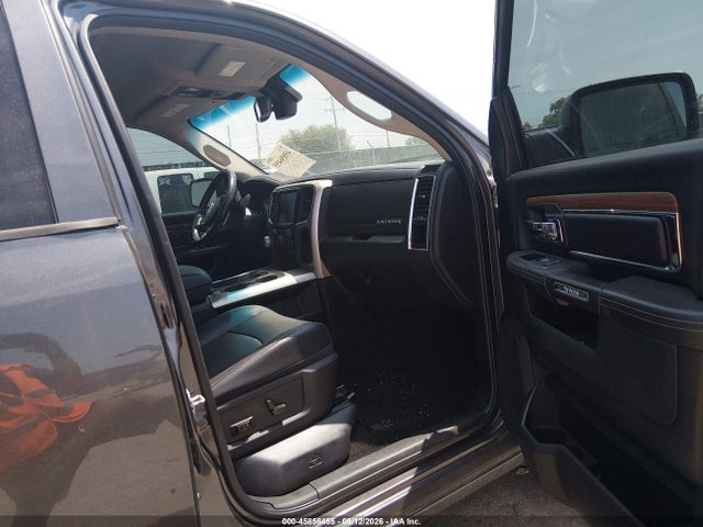 1C6RR7NM4HS522039 RAM 1500 Laramie 4x4 5&#039;7 Box