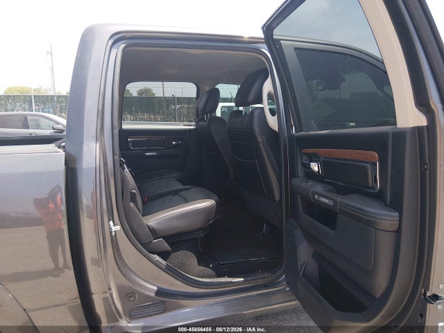 1C6RR7NM4HS522039 RAM 1500 Laramie 4x4 5&#039;7 Box