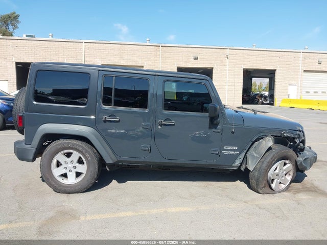 1C4BJWDG9HL520255 Jeep Wrangler Unlimited Sport