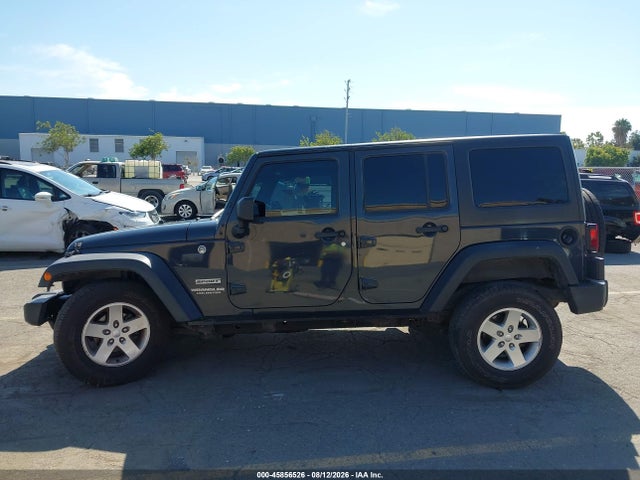 1C4BJWDG9HL520255 Jeep Wrangler Unlimited Sport