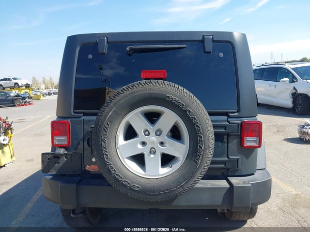 1C4BJWDG9HL520255 Jeep Wrangler Unlimited Sport