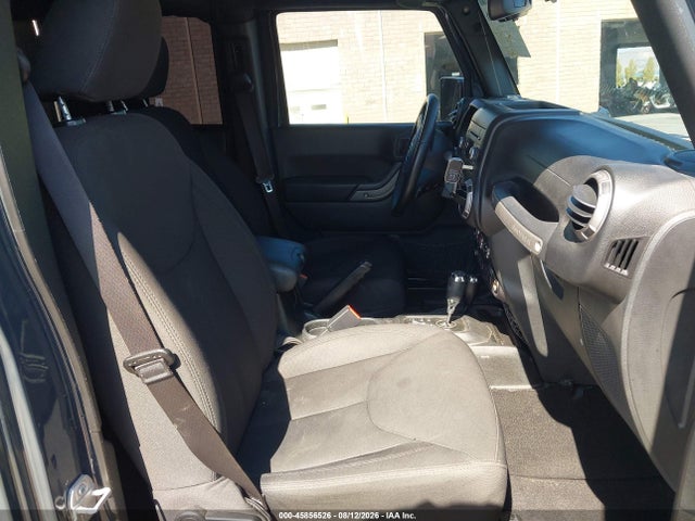 1C4BJWDG9HL520255 Jeep Wrangler Unlimited Sport