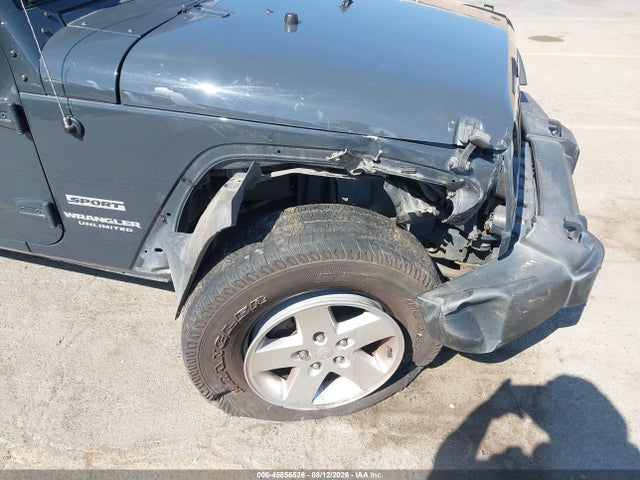 1C4BJWDG9HL520255 Jeep Wrangler Unlimited Sport