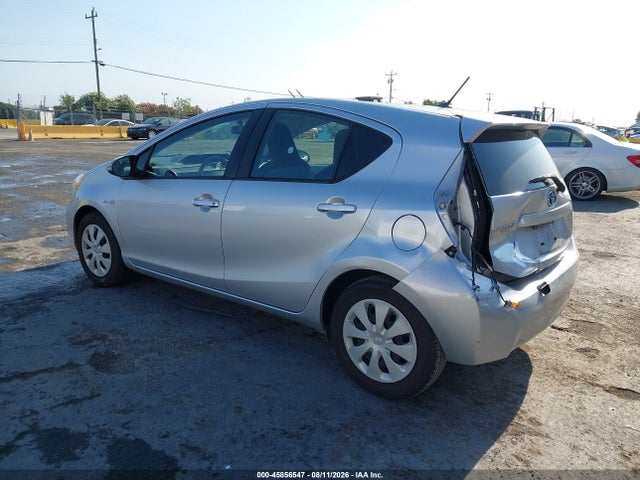 JTDKDTB35E1075896 Toyota Prius C One