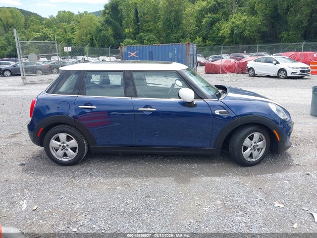 Продаж на аукціоні авто 2015 Mini Hardtop Cooper, vin: WMWXS5C55FT831527, номер лоту: 45856627