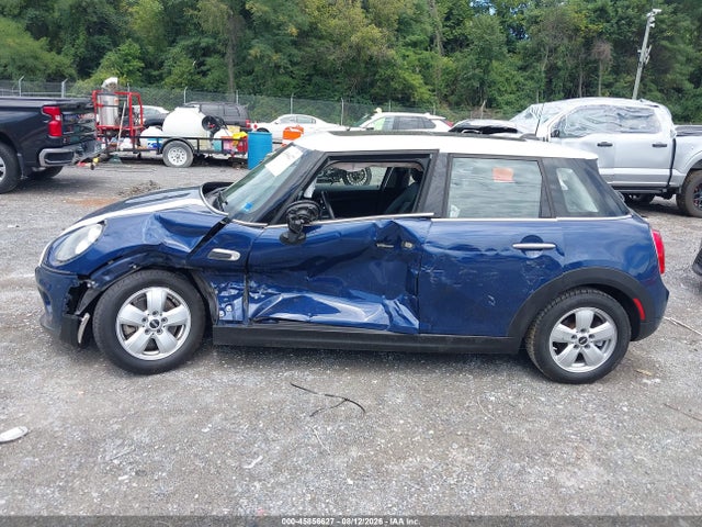 Продаж на аукціоні авто 2015 Mini Hardtop Cooper, vin: WMWXS5C55FT831527, номер лоту: 45856627