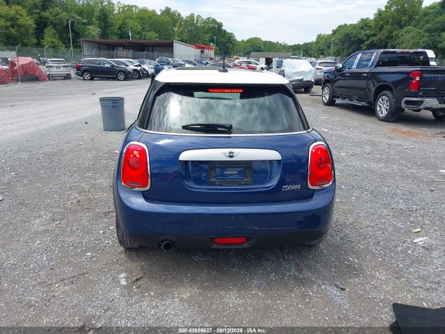 Продаж на аукціоні авто 2015 Mini Hardtop Cooper, vin: WMWXS5C55FT831527, номер лоту: 45856627