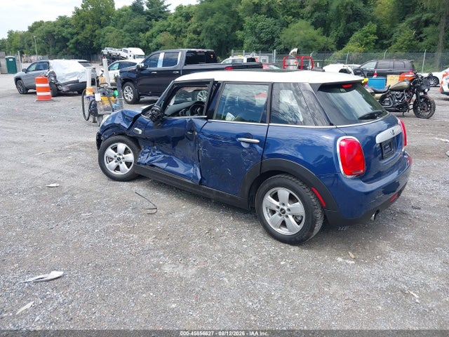 Продаж на аукціоні авто 2015 Mini Hardtop Cooper, vin: WMWXS5C55FT831527, номер лоту: 45856627