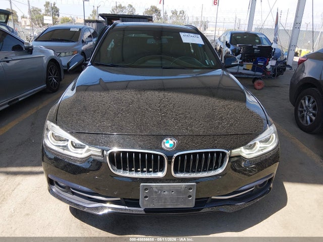 BMW 330i Xdrive 2017 WBA8K3C35HA023328 Image 14