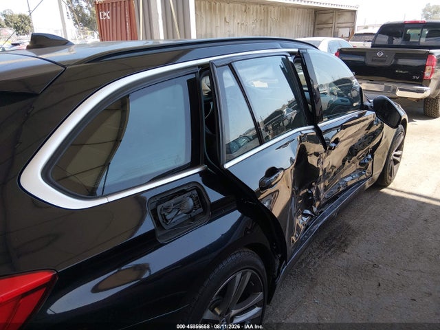 BMW 330i Xdrive 2017 WBA8K3C35HA023328 Image 12