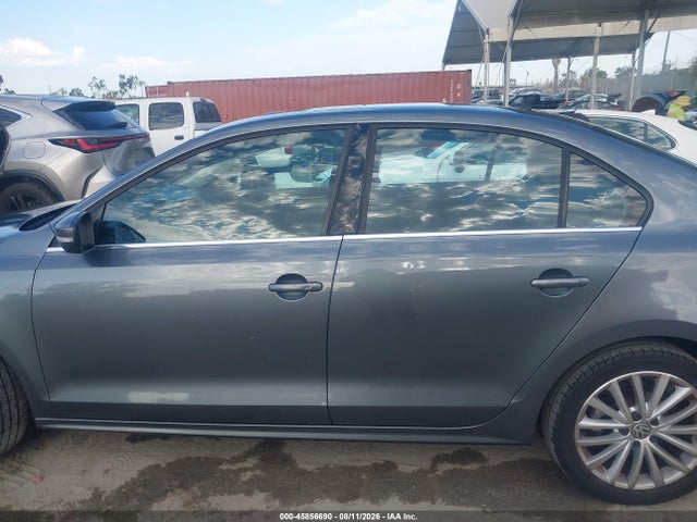 3VWL17AJ2GM365116 Volkswagen Jetta 1.8t Sel